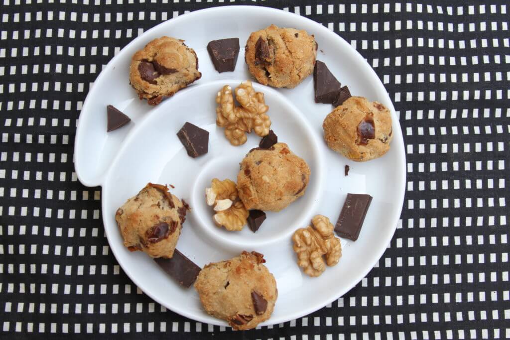 date-walnut-dk-choc-cookies