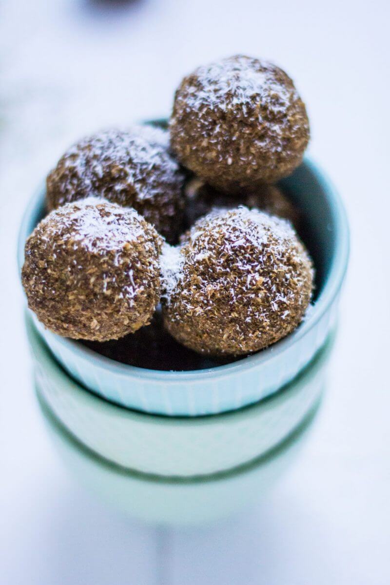 Easy healthy delicious matcha chocolate chia energy balls recipe ten minutes vegan nut free nutfreevegan plant based